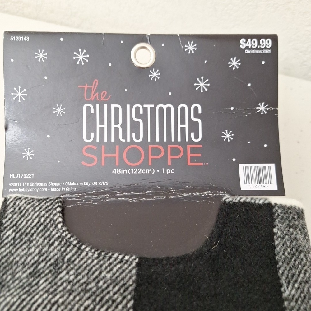 The Christmas Shoppe Tree Skirt Black and White‎ Buffalo Plaid 48"  NEW - Picture 7 of 9